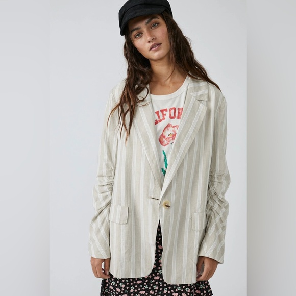 FREE PEOPLE Jackets & Blazers - NEW FREE PEOPLE fern blazer in dusty beige $198‎ cotton cinched with tag small